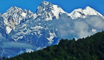 Maenam Peak Trek